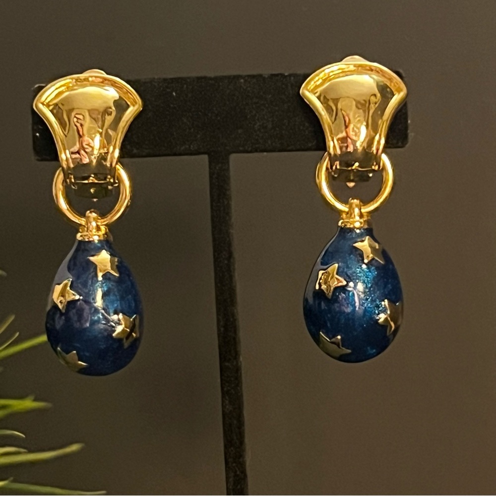 NEW Vintage 80s Blue Enamel Gold Tone Dangler Clip On Earrings